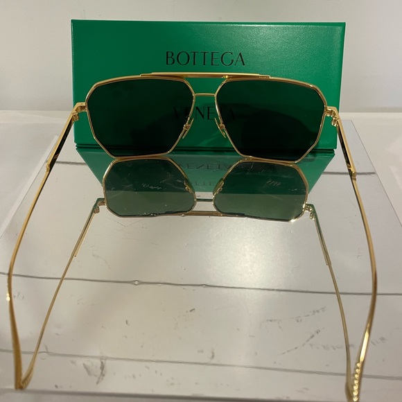 BOTTEGA VENETA BV1012S-004 MEN'S SUNGLASSES - Picture 10 of 11